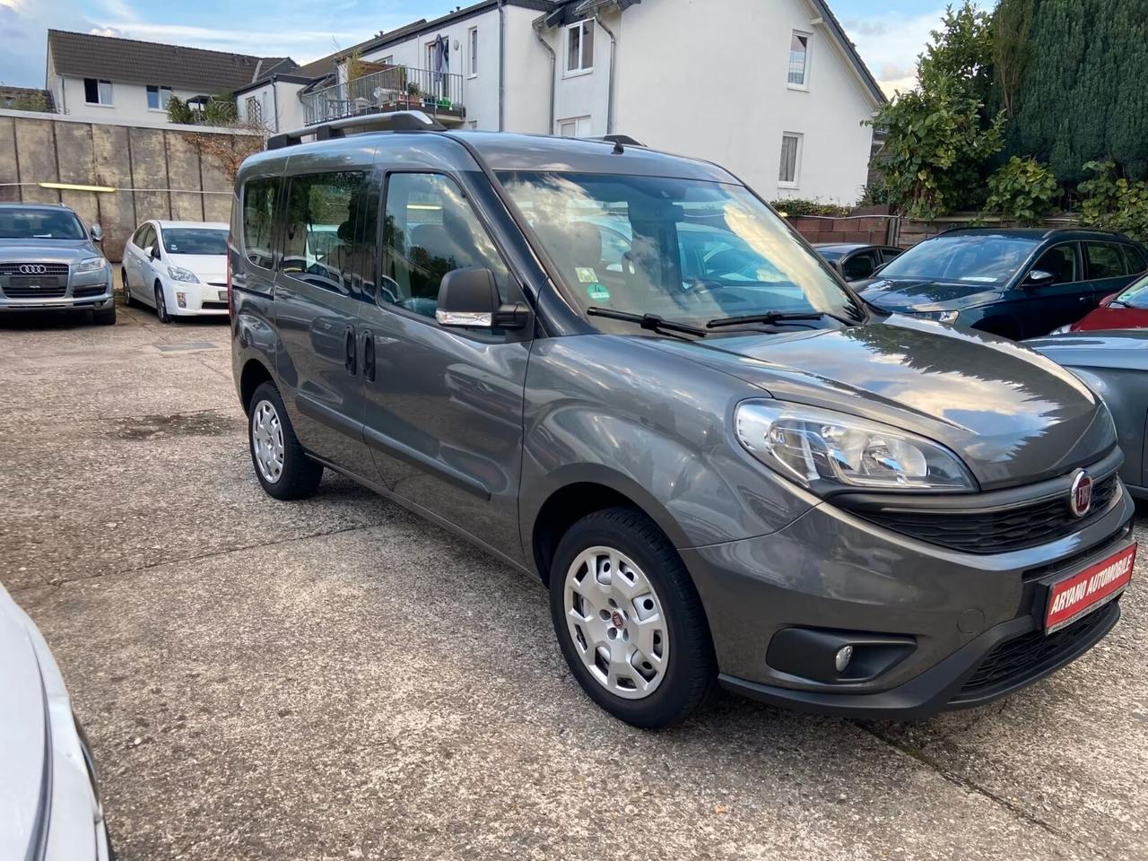 Fiat Doblò 1.4 16V Lounge 7 POSTI
