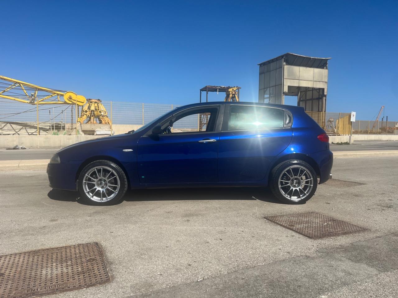 Alfa Romeo 147 1.9 JTD M-JET 16V 5 porte Dist.