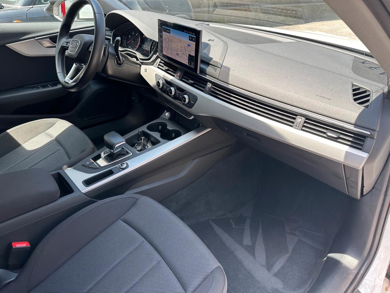 Audi A4 Avant 30 TDI/136 CV S tronic Business Advanced