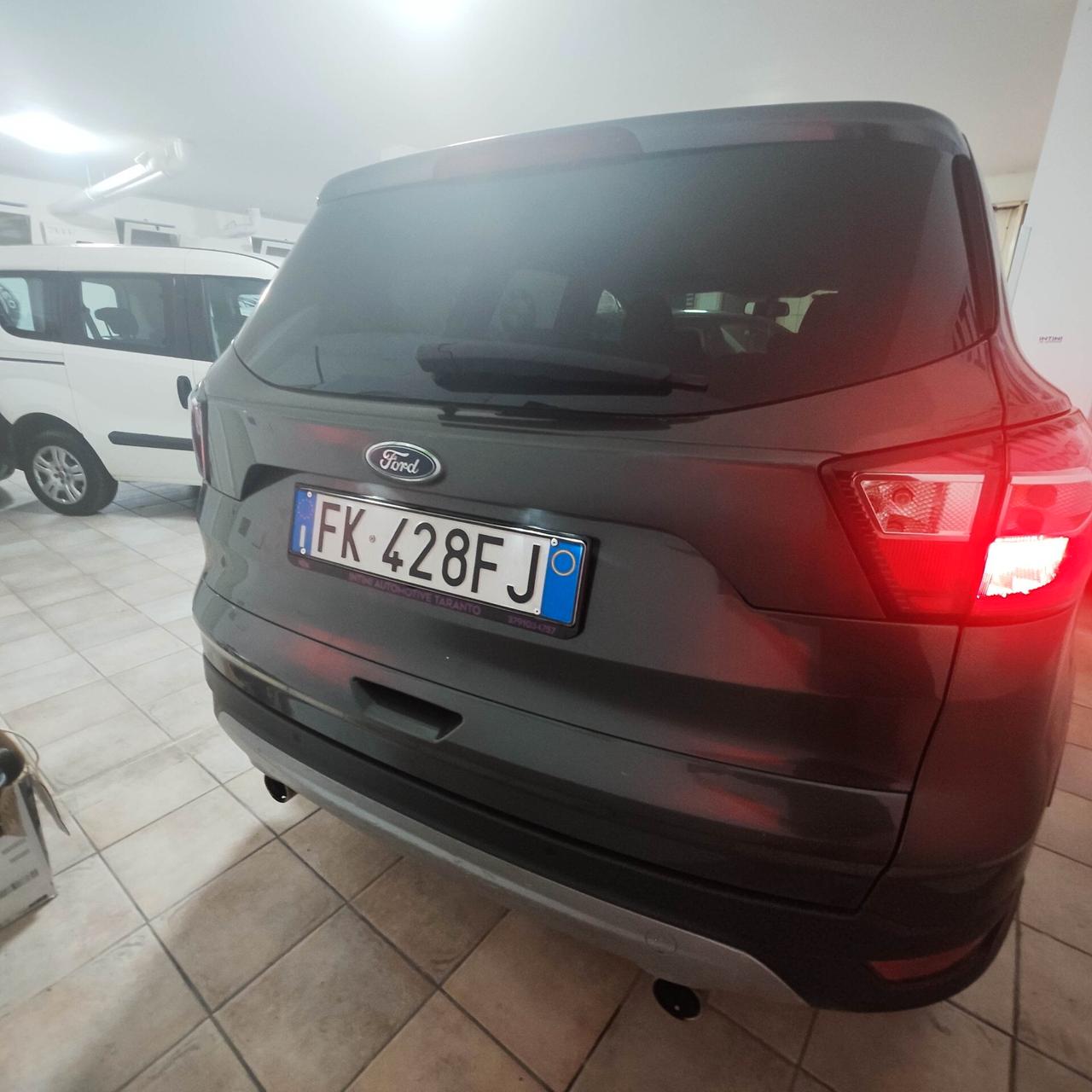 Ford Kuga 1.5 TDCI 120 CV S&S 2WD Powershift Business 12 mesi di garanzia