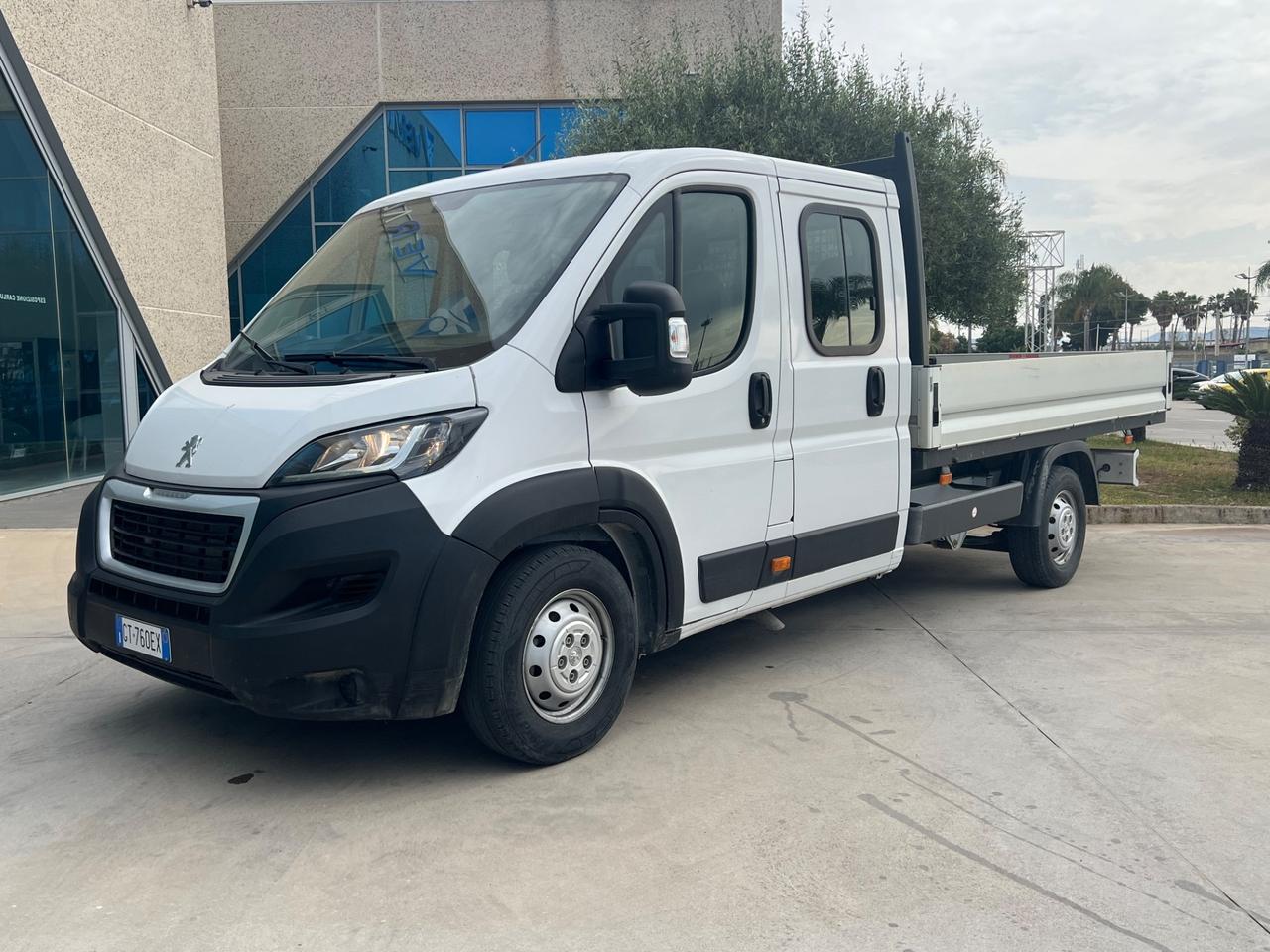 Peugeot Boxer 335 2.2 BlueHDi 140 S&S PLM-DC Cassonato Rib. Tril.