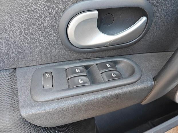 RENAULT Clio 1.5 dCi 5 porte *TETTO APRIBILE*