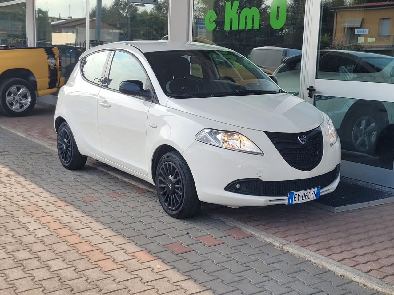 Lancia Ypsilon 1.3 MJT 16V 95 CV 5 porte S&S Silver