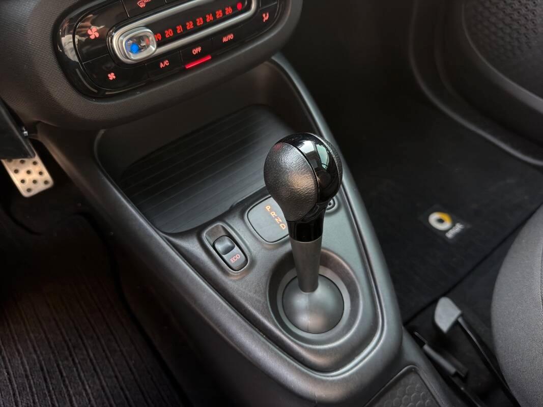 Smart Fortwo EQ Grigio Opaco Full led