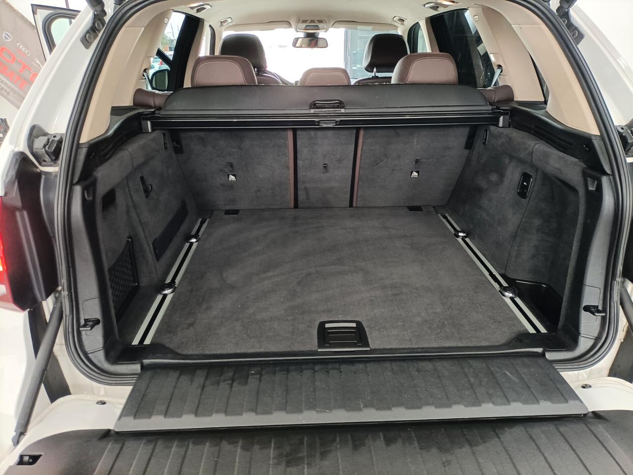 Bmw X5 xDrive30d 258CV Luxury 10/2015
