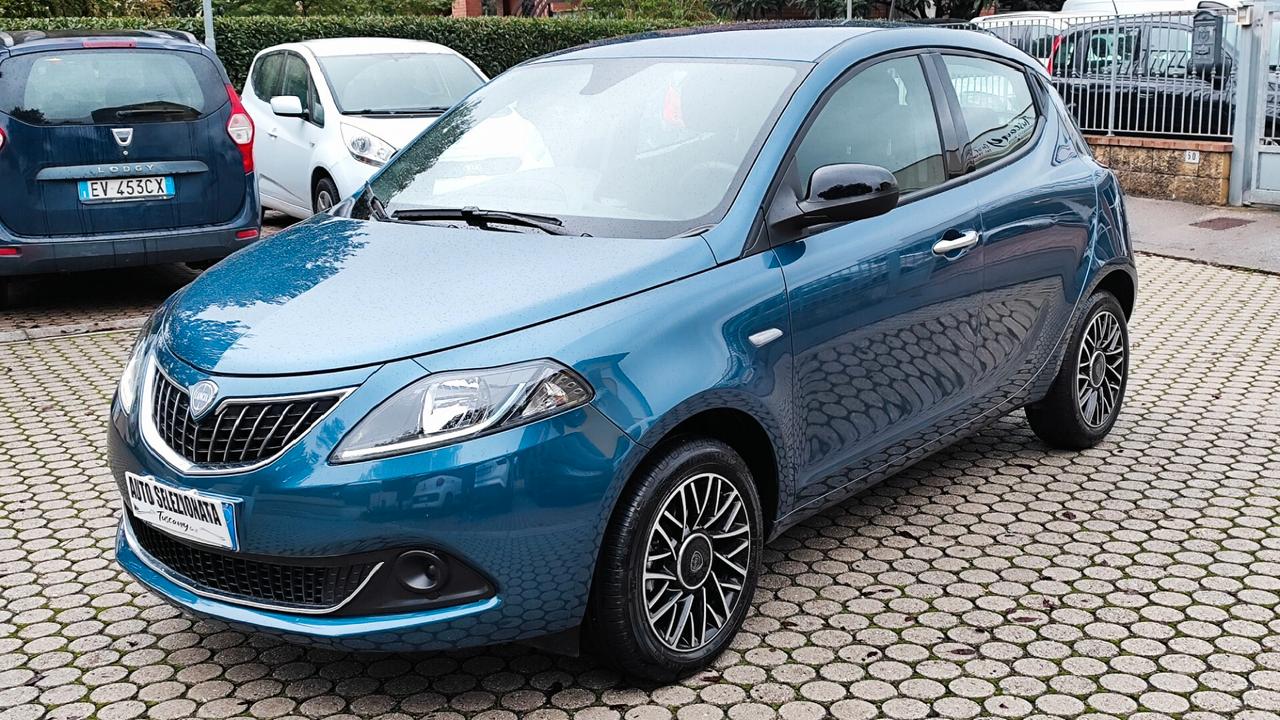 Lancia Ypsilon 1.0 FireFly 5 porte S&S Hybrid Silver Plus