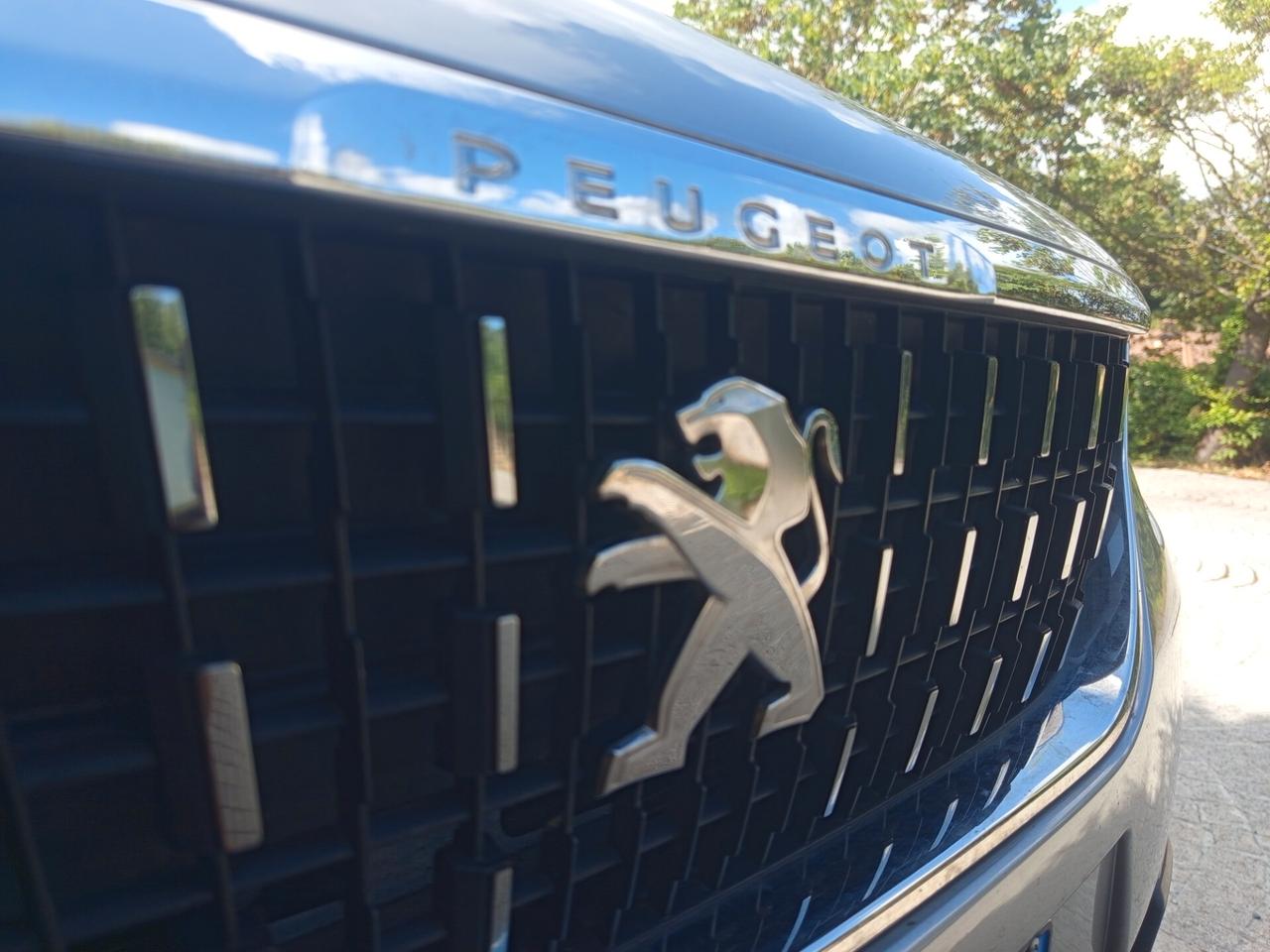 Peugeot 2008 BlueHDi 100 S&S Allure