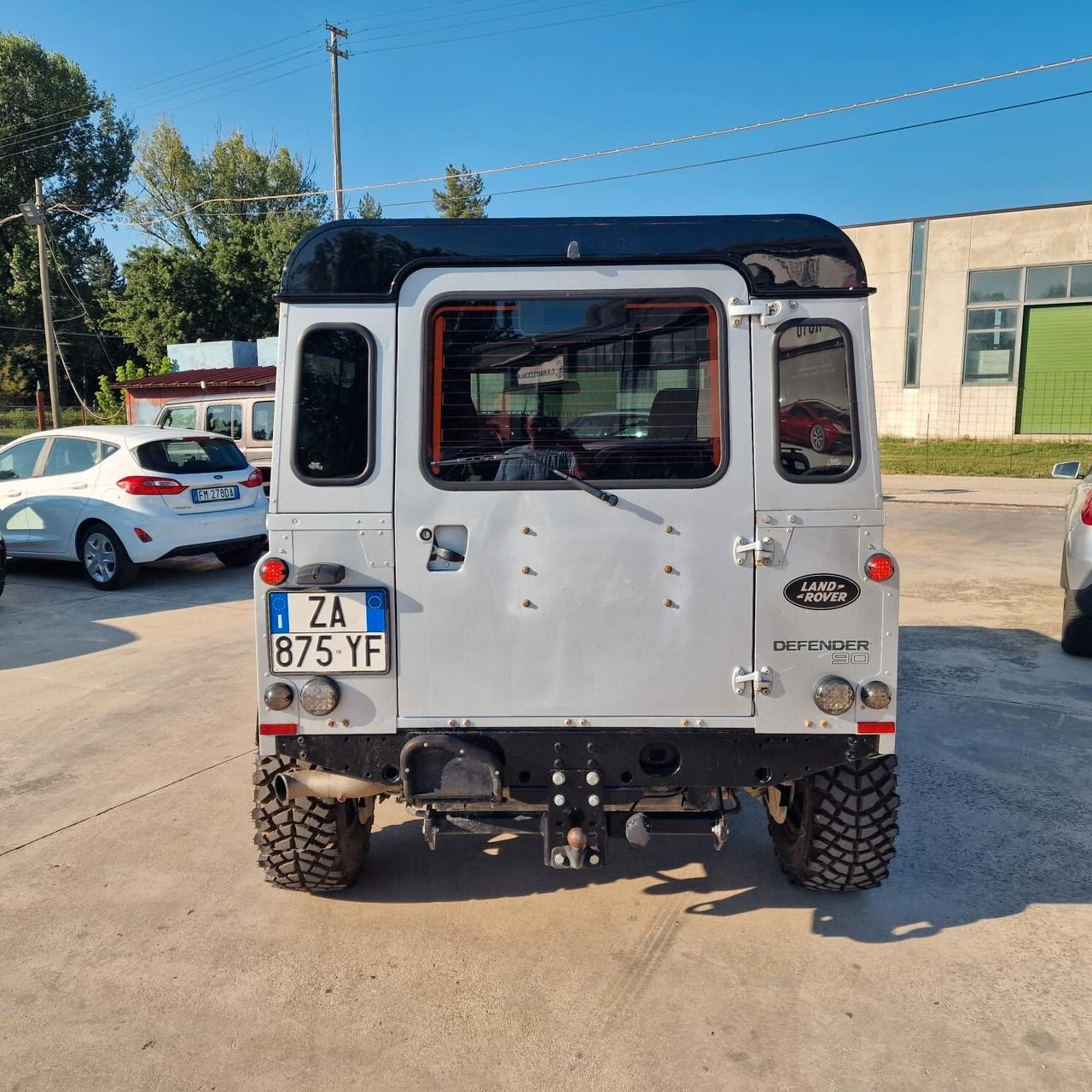 Land Rover Defender 2.5 td5 DA VETRINA 6 POSTI A SEDERE