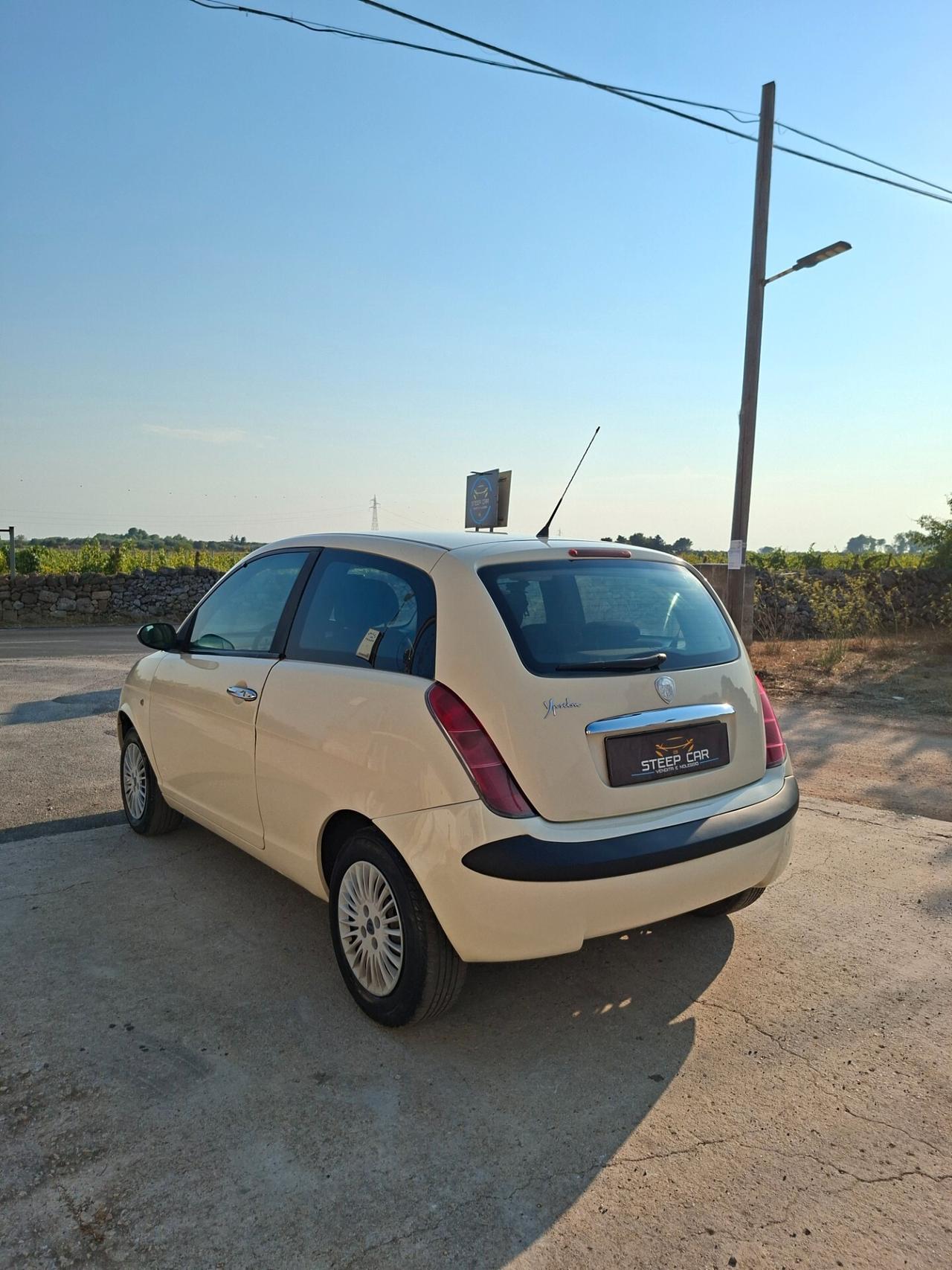 Lancia Ypsilon 1.2 Argento