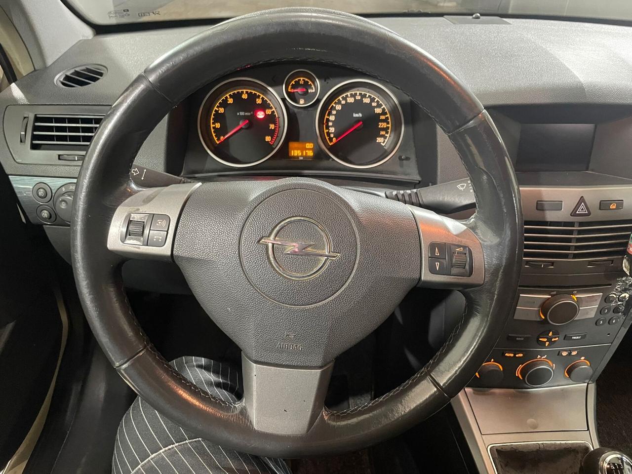 Opel Astra 1.4 16V Twinport 5 porte Enjoy