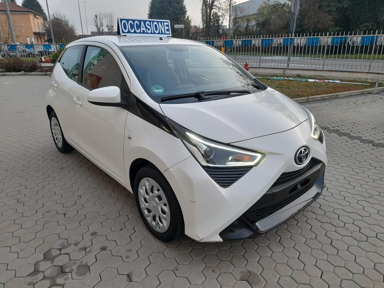 Toyota Aygo 1.0 VVT-i 72 CV 5 porte x-play