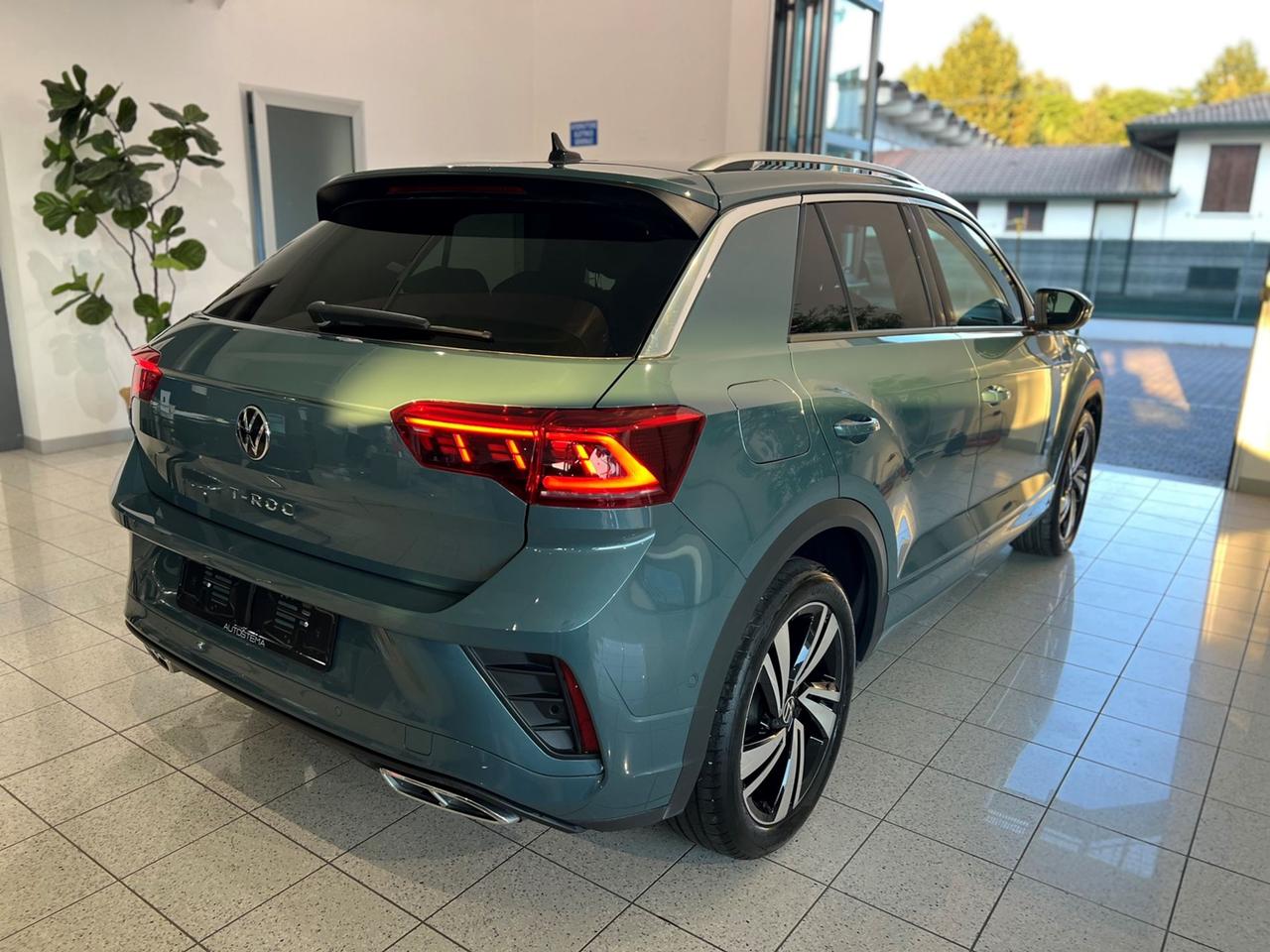 VOLKSWAGEN T-Roc 2022 1.5 tsi R-Line dsg - PARI AL NUOVO!