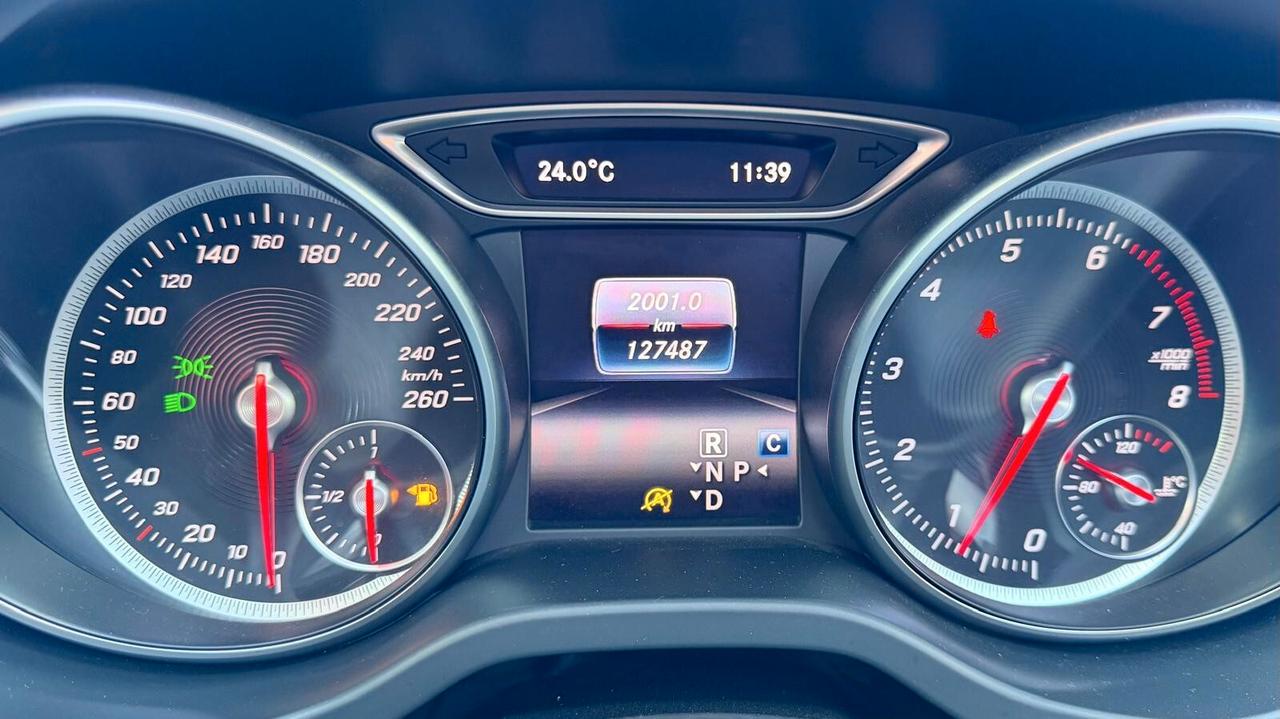 MERCEDES-BENZ GLA 180 1.6 PREMIUM 122CV - FULL LED