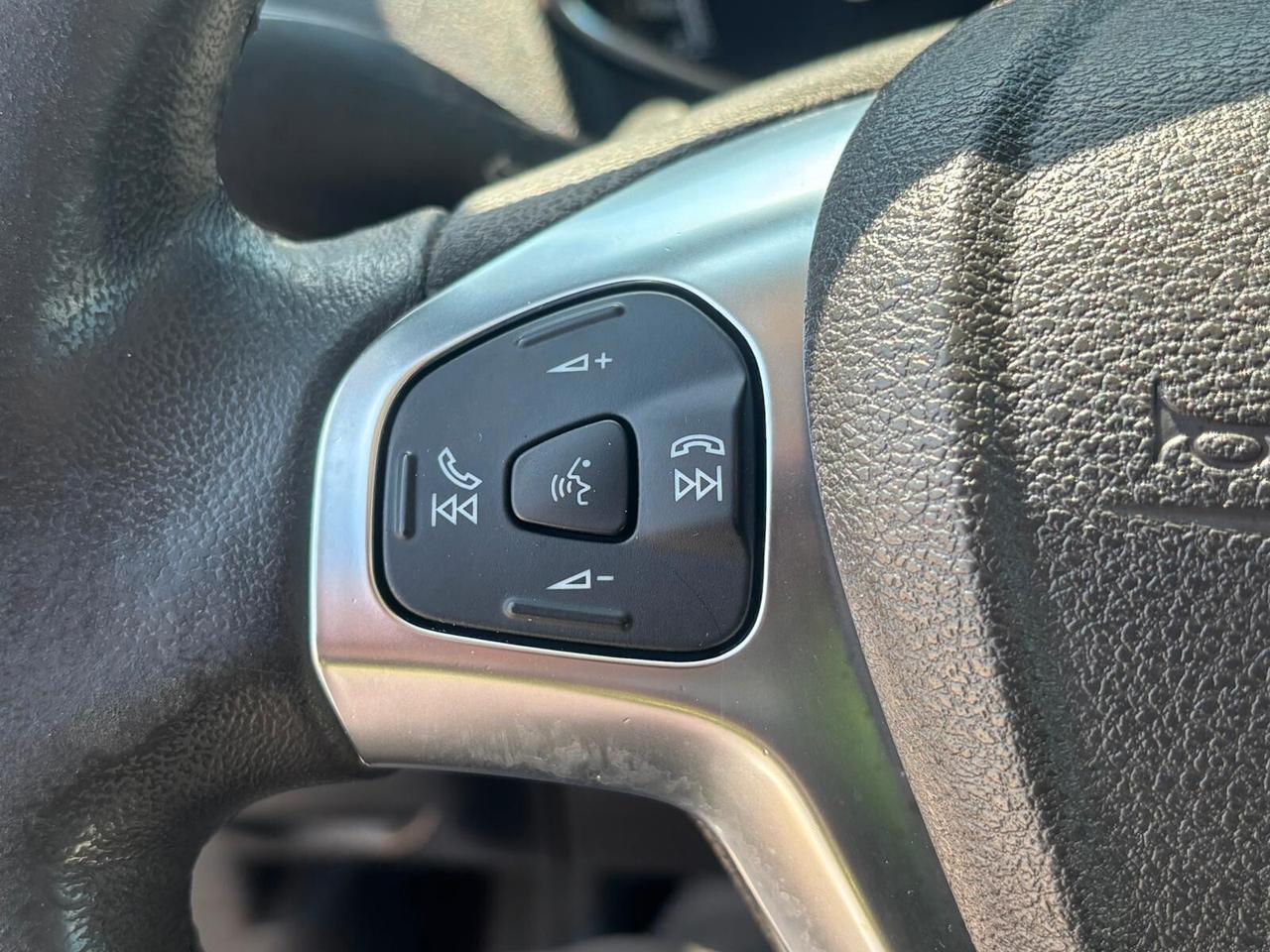 Ford Tourneo Courier 1.5 TDCI 95 CV Titanium