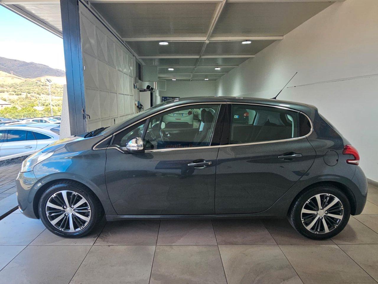 Peugeot 208 5 Porte 208 5p 1.6 bluehdi Active 75cv