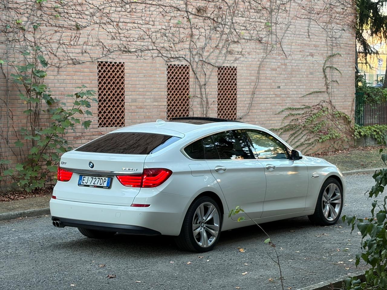 BMW 530GT 3.0d 2011 euro5 138000km pelle tetto ecc FULL