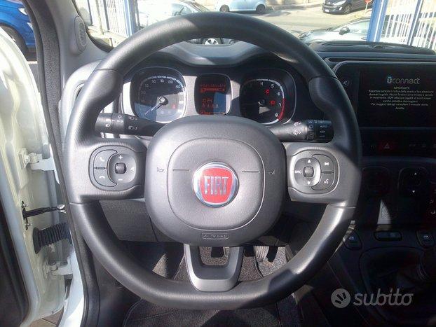 Fiat Panda 1.0 69cv firefly hybrid schermo touch 7"