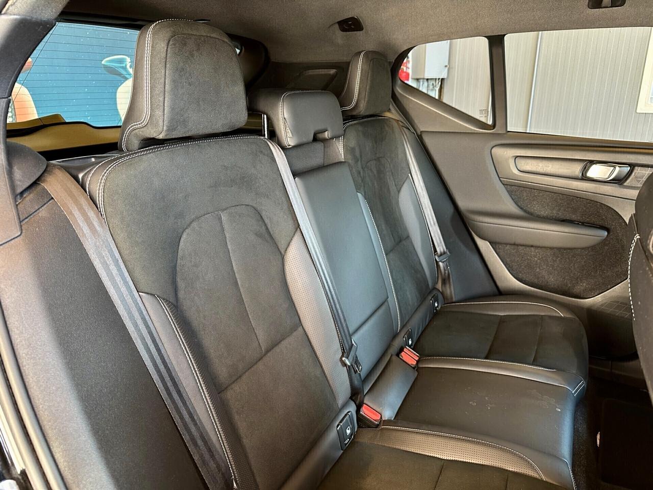 Volvo XC40 D3 AWD R-design 150 Cv