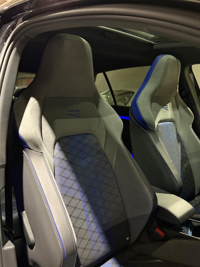 VOLKSWAGEN Golf R DSG 4Motion Akrapovic
