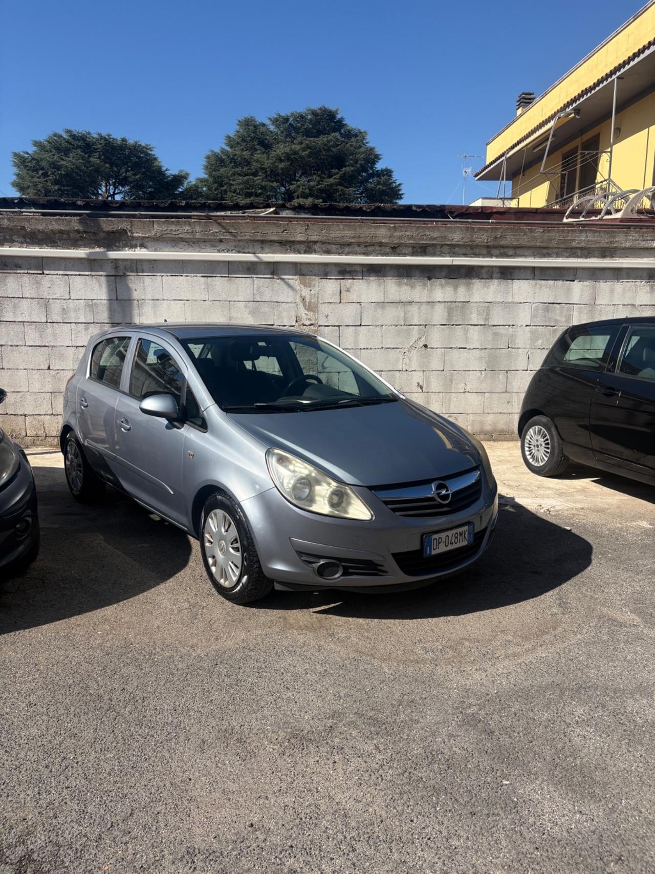 Opel Corsa 1.2 5 porte enjoy