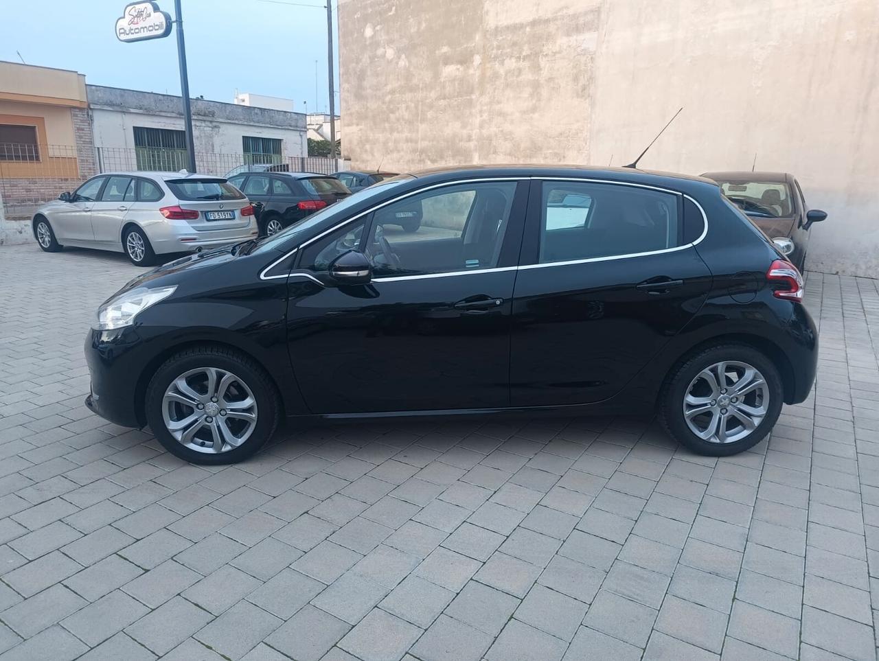 Peugeot 208 1.4 HDi Allure - anno 2015