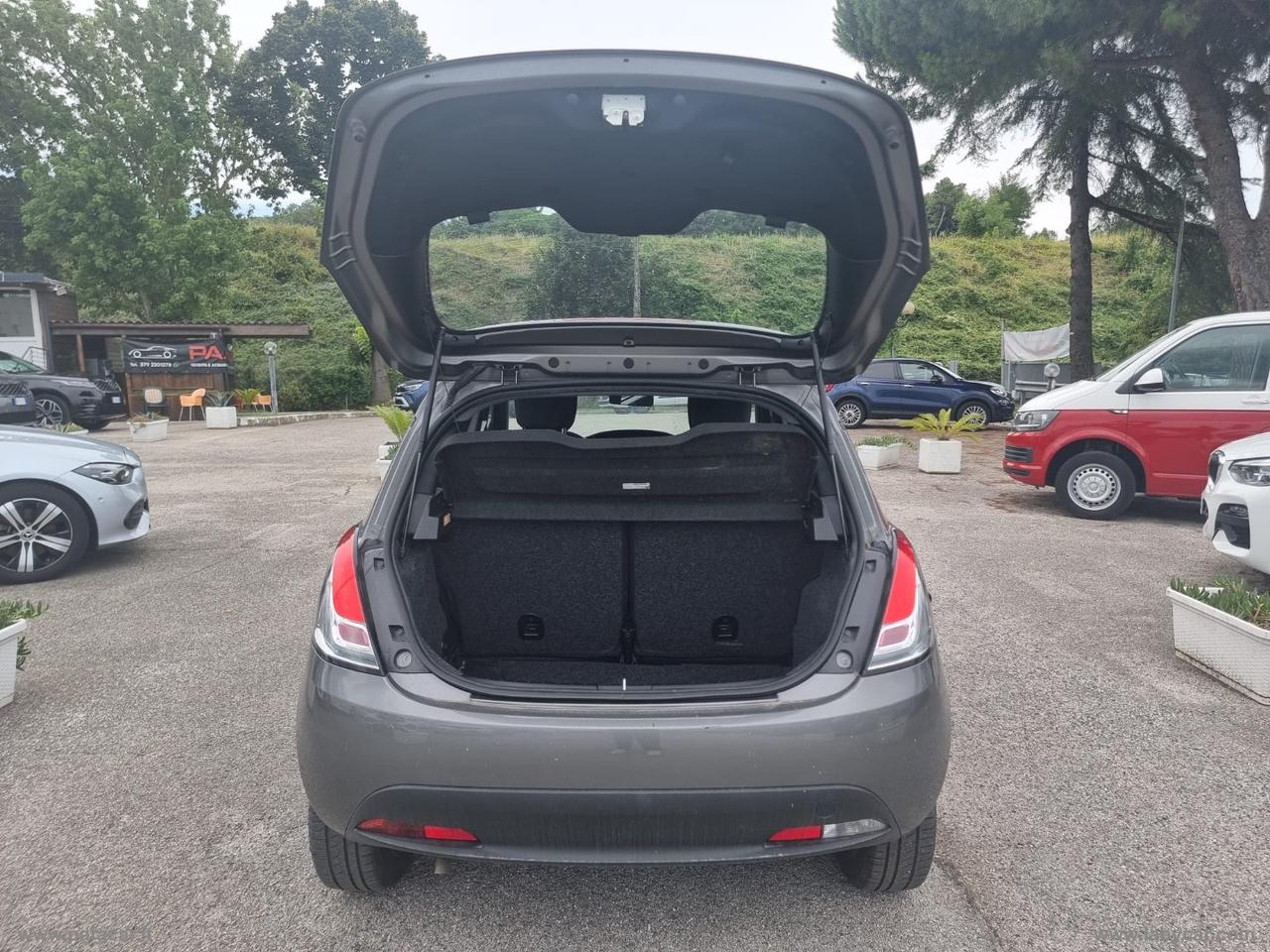 LANCIA Ypsilon 1.0 FireFly 5pS&S Hyb. Eco Silv.