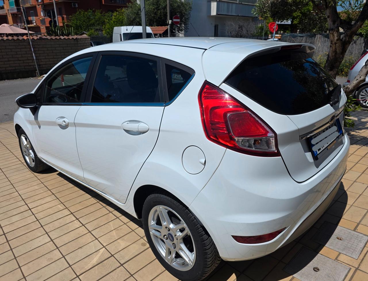 Ford Fiesta 1.4 5p. Bz.- GPL Titanium