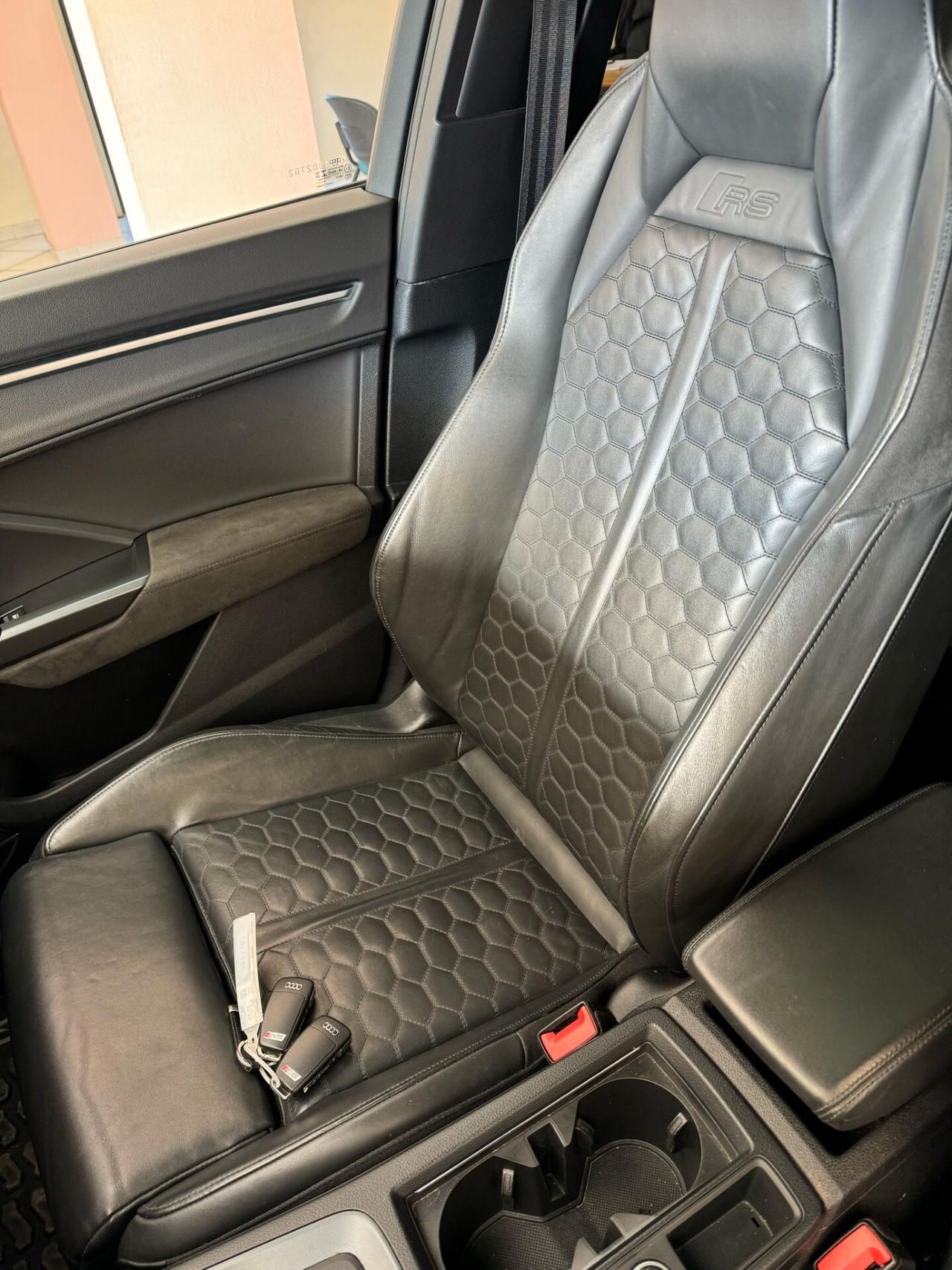 Audi Q3 RS quattro S tronic