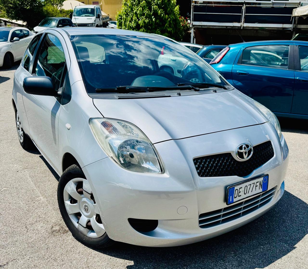 Toyota Yaris 1.0 3 porte Ok Neopatentati