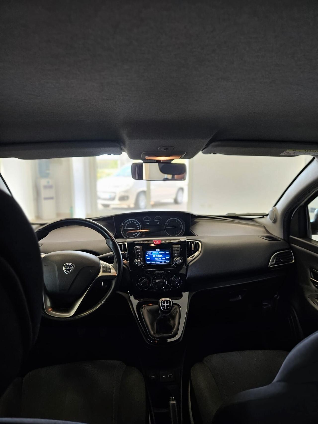 Lancia Ypsilon 1.2 69 CV 5 porte Gold