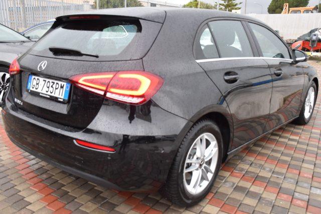 MERCEDES-BENZ A 180 d Automatic Business Extra *Navi,LED,Sensori*