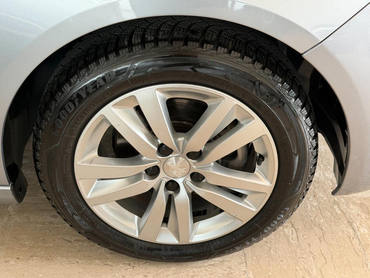 Peugeot 308 1.5 BLUEHDI 130 cv. 5 porte ACTIVE