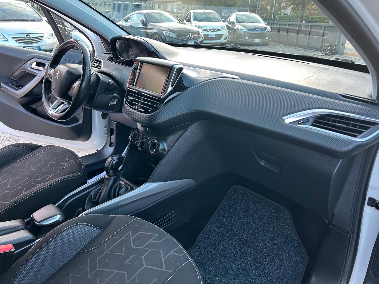 Peugeot 2008 1.6 HDi 75cv - NEOPATENTATI