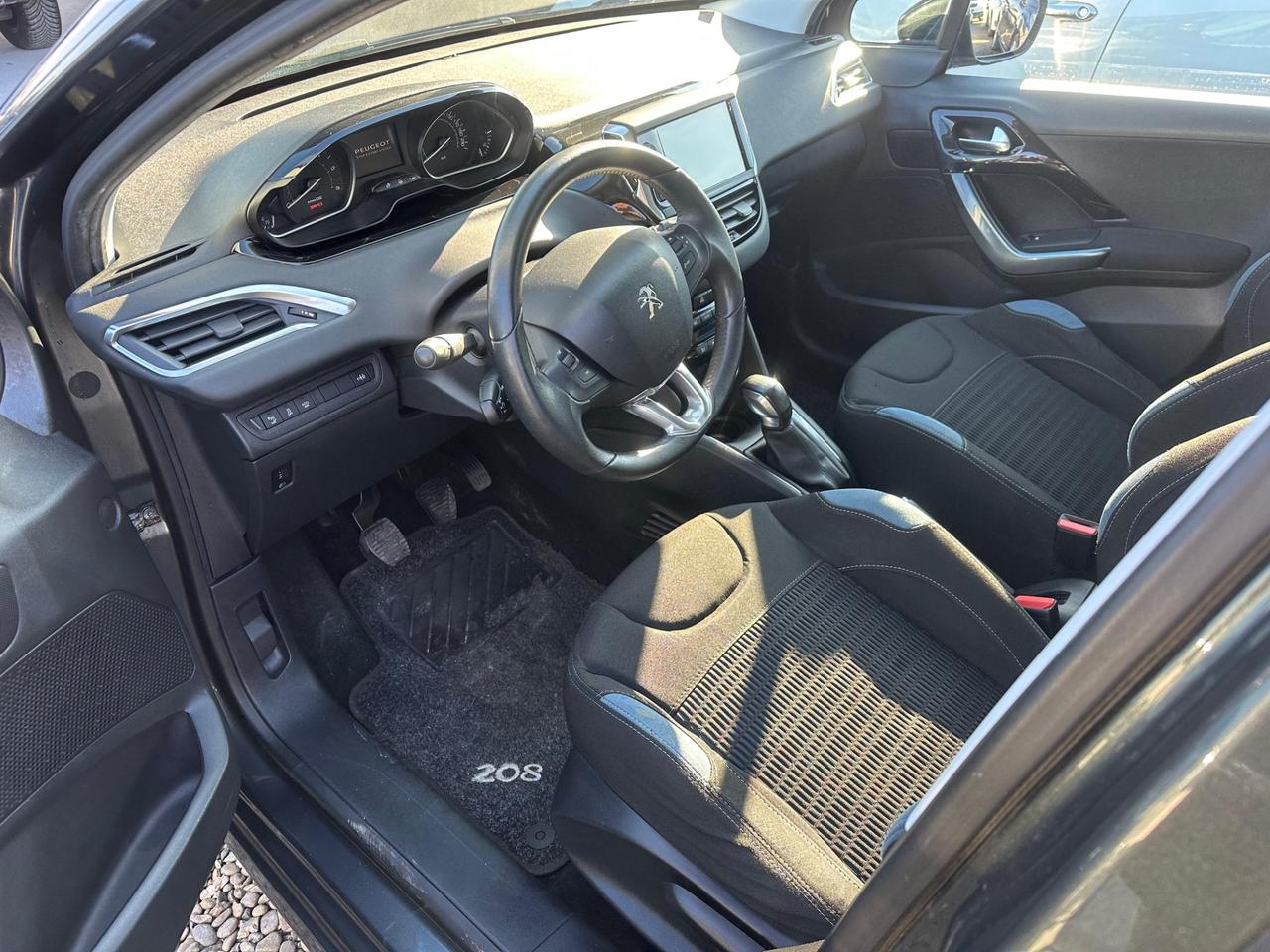 Peugeot 208 1.4 HDi 68 CV 5 porte Allure NEOPATENTATI