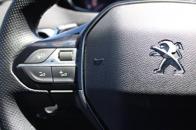 Peugeot 3008 II 1.5 bluehdi GT s&s 130cv AUTO con CarPlay