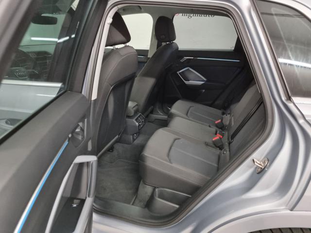 AUDI Q3 35 TFSI Business Advanced