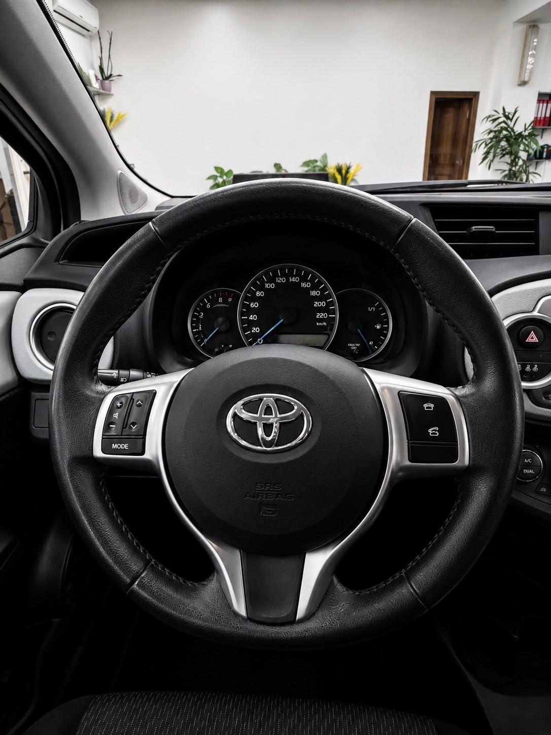 Toyota Yaris 1.5 Hybrid 5 porte Lounge