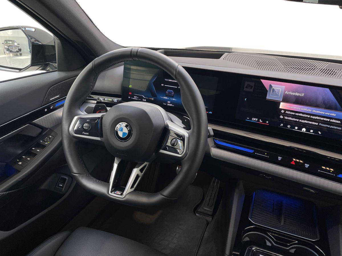 BMW Serie 5 G61 2024 Touring - 520d Touring 48V xdrive MSport Pro auto