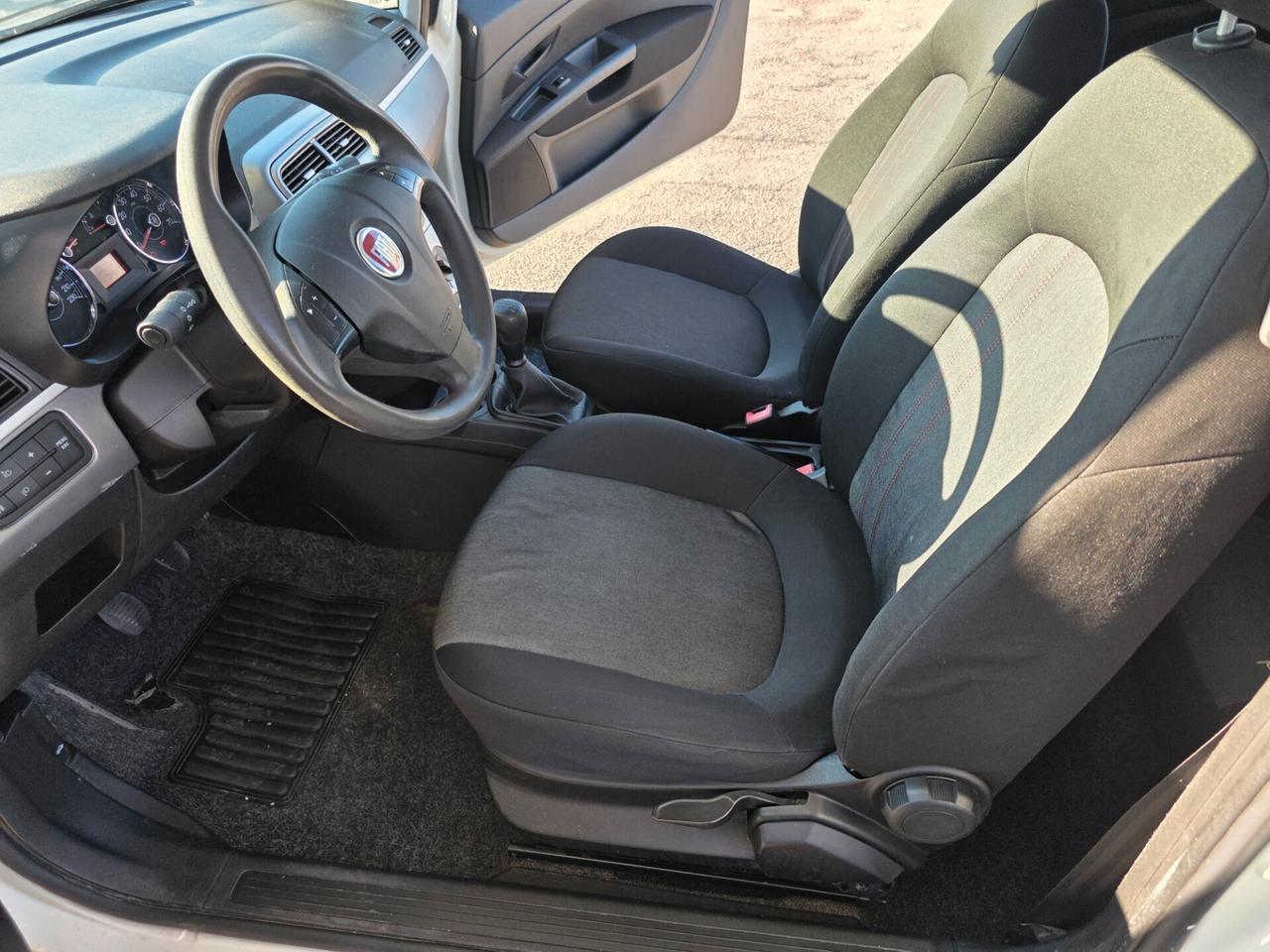 Fiat Qubo 1.3 MJT 75 CV Autocarro Van 4 posti con 287.000km