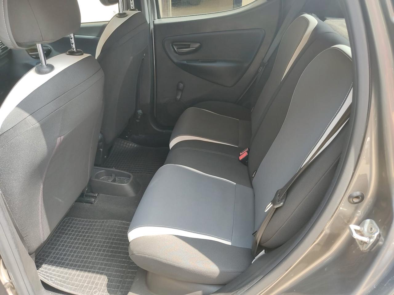 Lancia Ypsilon 0.9 TwinAir 85 CV 5 porte Metano Ecochic Elefantino