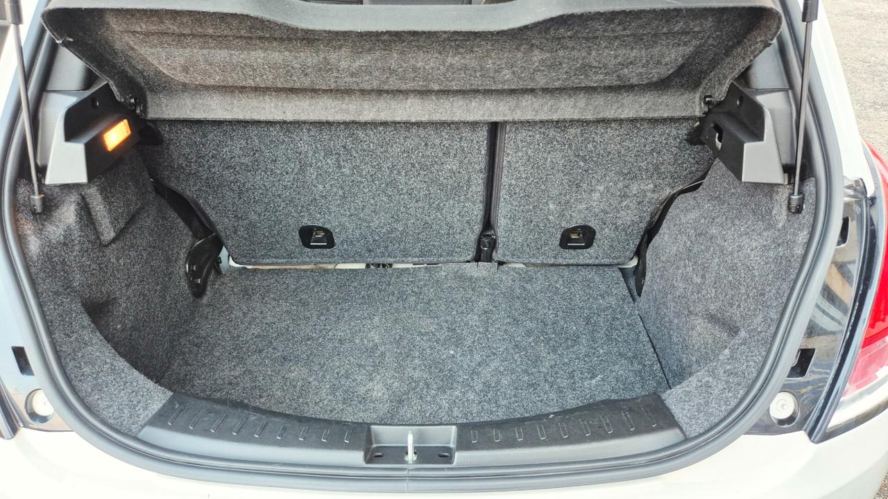 Lancia Ypsilon 1.0 FireFly 5 porte S&S Hybrid Ecochic Gold