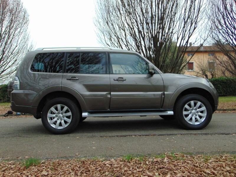 MITSUBISHI Pajero (2006-2009) Pajero 3.2 DI-D 1...