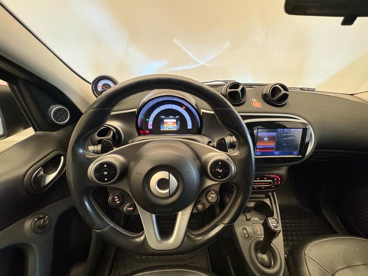SMART FORFOUR 1.0 ALLESTIM BRABUS PELLE FULL UNICO PROPRIETARIO