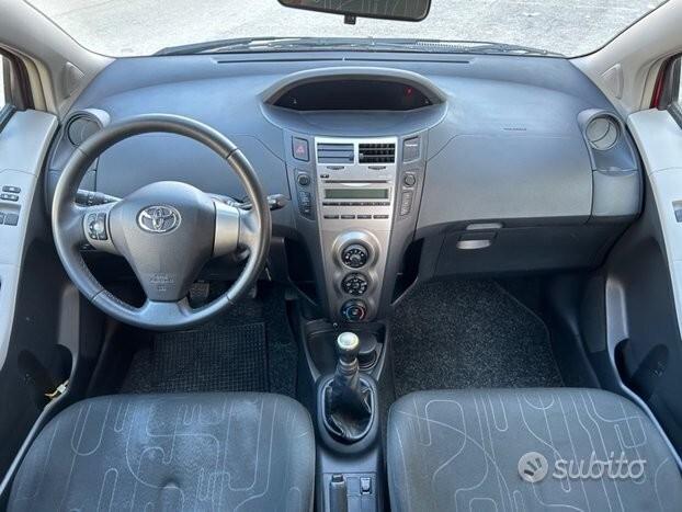 Toyota Yaris 1.0 5 ideale per neo patentati