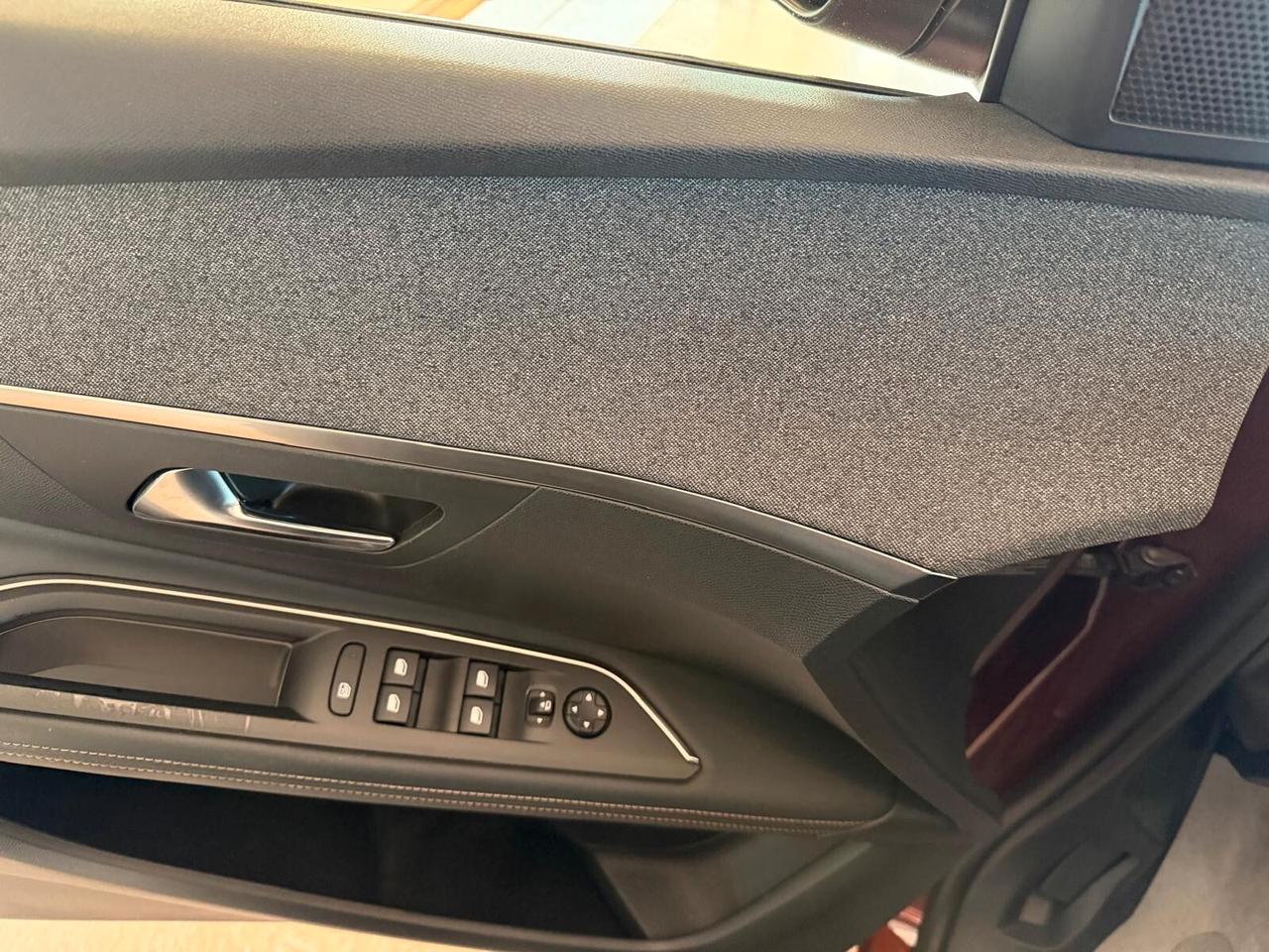 Peugeot 3008 1.5 BLUEHDI 130 cv. Eat8 GT LINE (Nav)