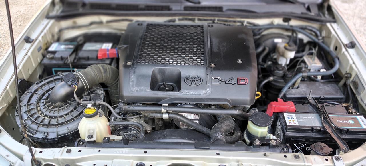 Toyota Hilux 2.5 D-4D 4WD Extra Cab PICK UP