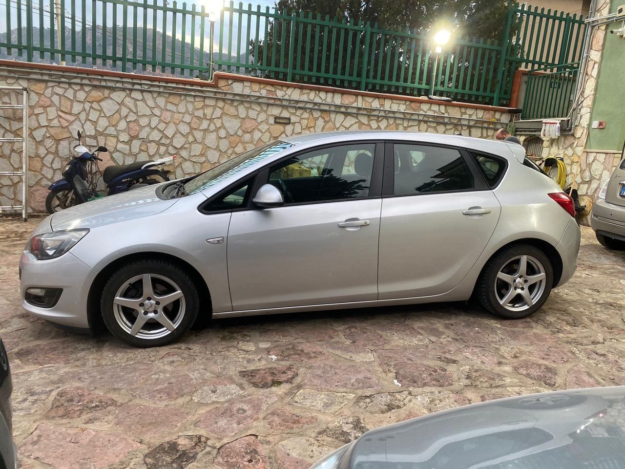 Opel Astra 1.3 CDTI 95CV Active