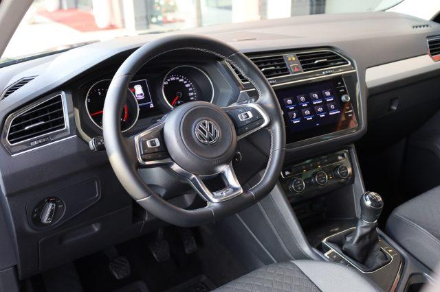 VOLKSWAGEN Tiguan 2.0 TDI Sport R-LINE 19" Full LED ACC Radar