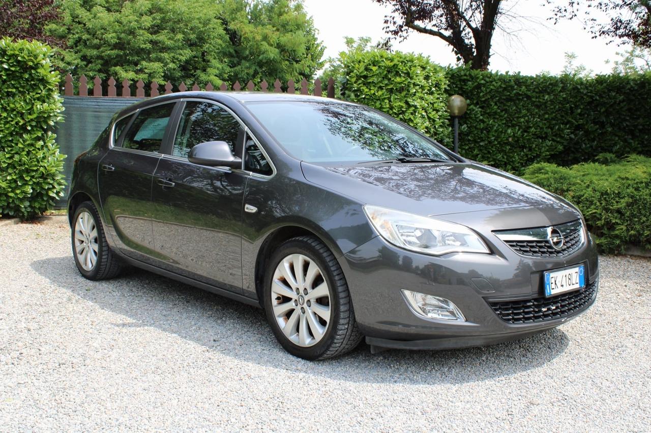 Opel Astra 1.4 100CV 5 porte Cosmo