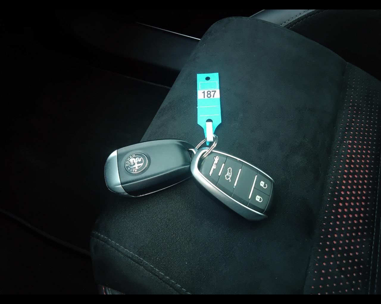 ALFA ROMEO Tonale - Tonale 1.5 hybrid Speciale 160cv tct7